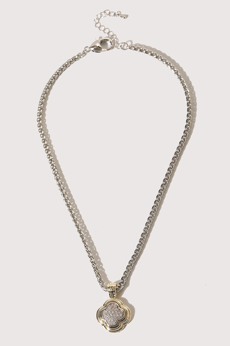 Clover Radiance Pendant Necklace