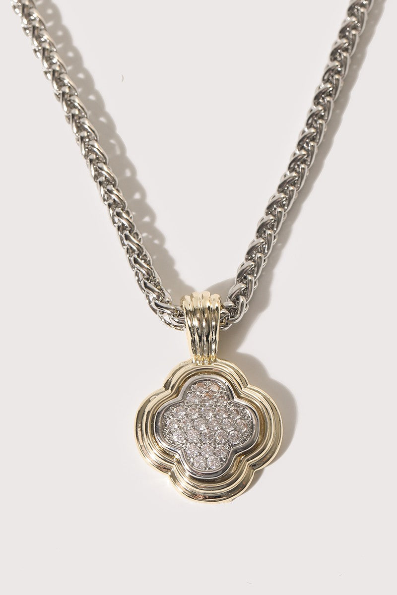 Clover Radiance Pendant Necklace