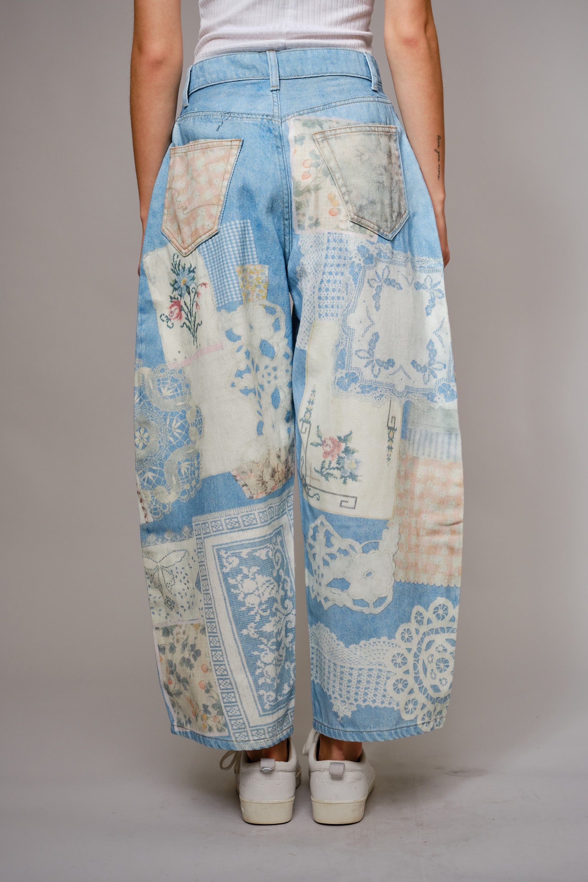 Patch Print Barrel Jeans