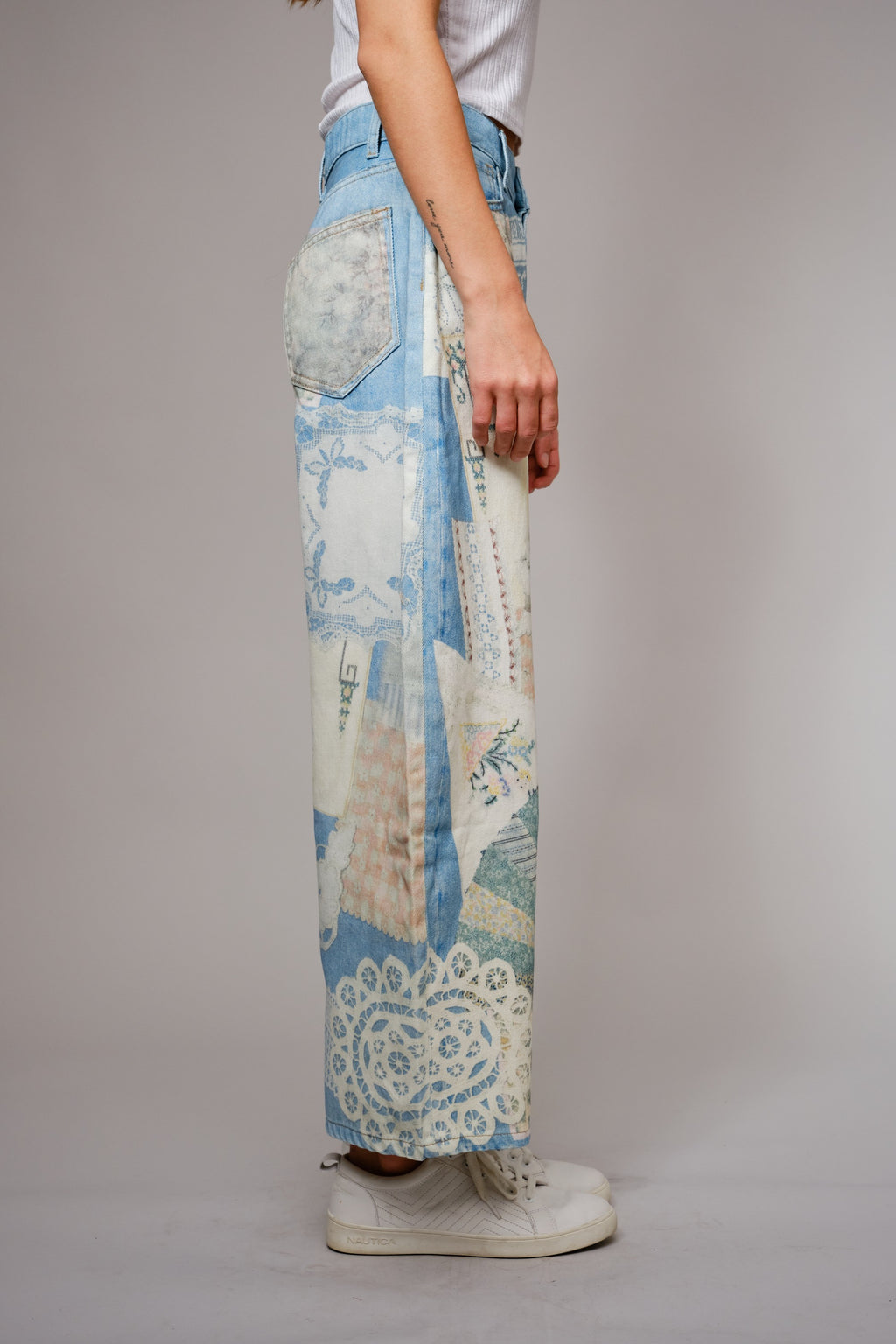 Patch Print Barrel Jeans