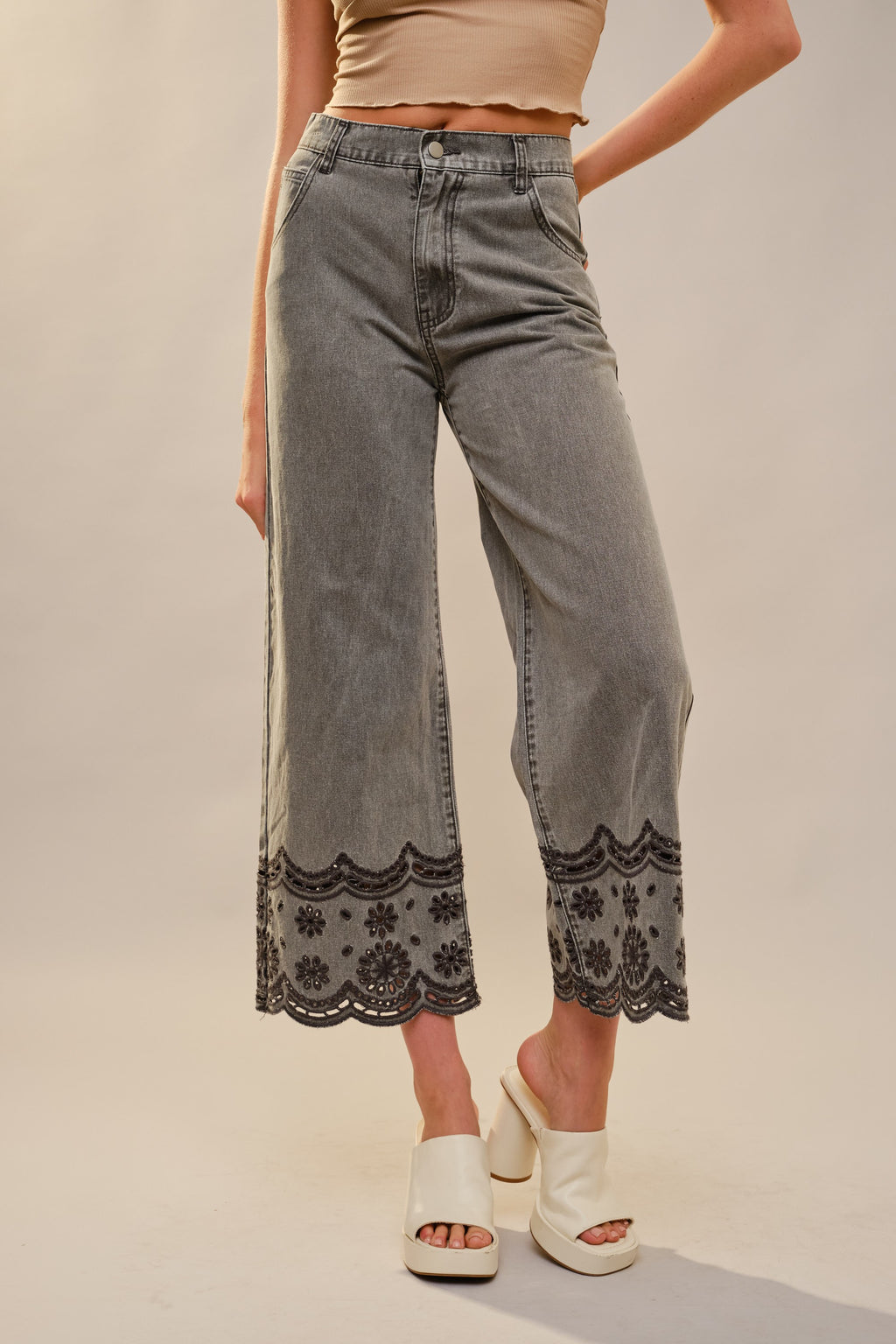 Cropped Embroidered Jeans