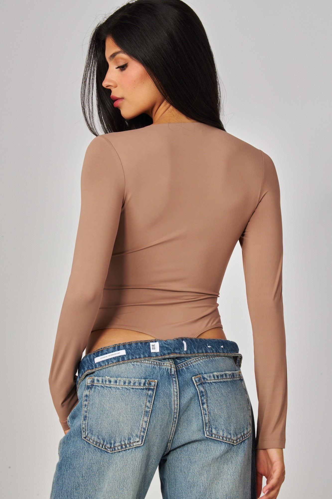 Contour V-neck Long Sleeve Bodysuit - Mocha